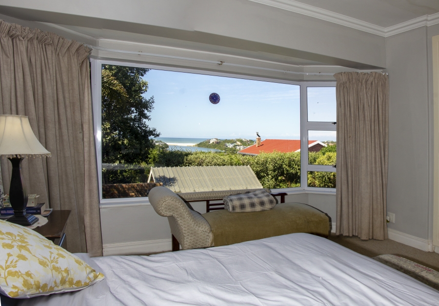 5 Bedroom Property for Sale in Kleinemonde Eastern Cape